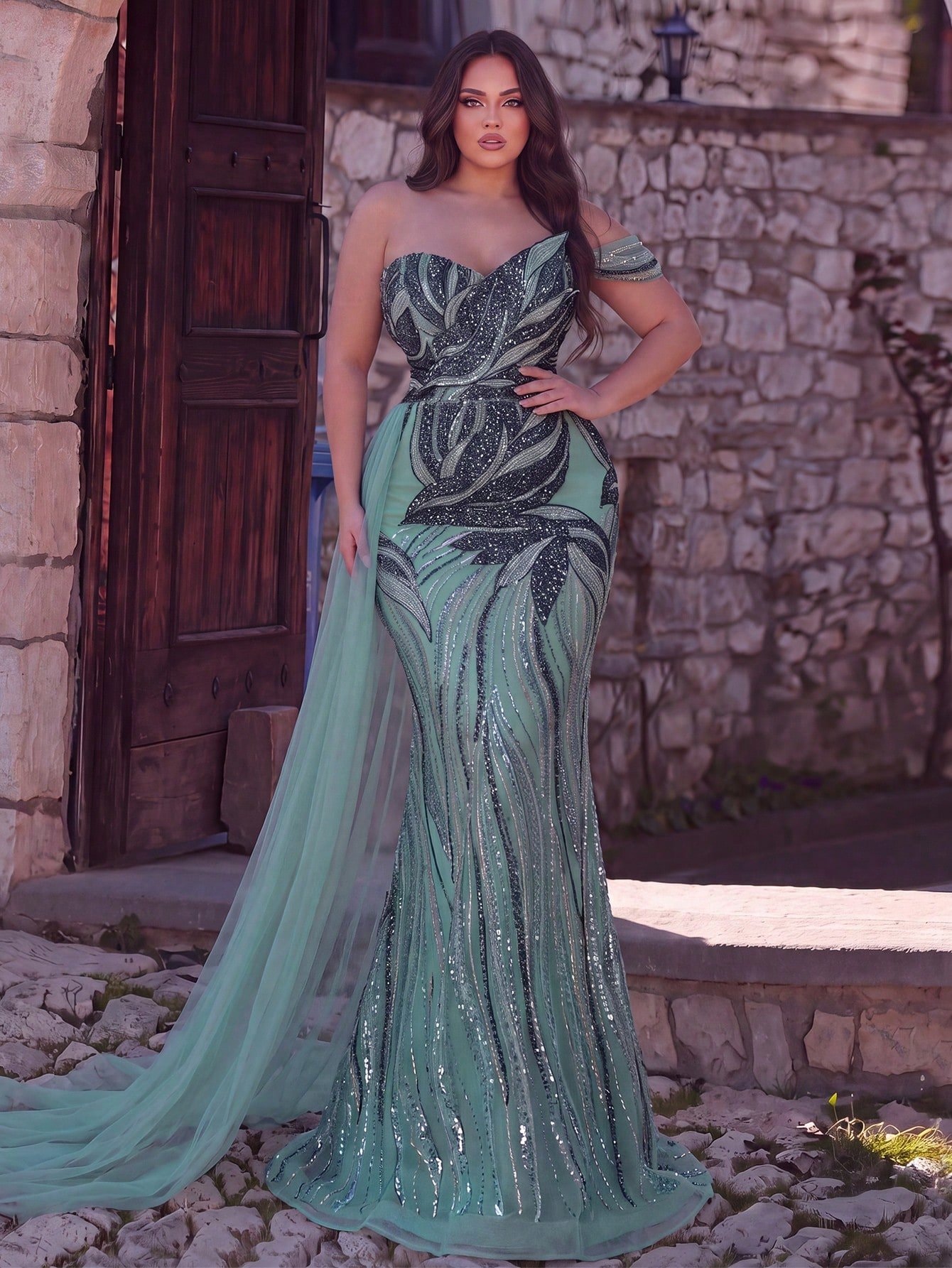 Plus Size Luxury Beaded Mermaid Formal Dress With Sequin Accents, Strapless Silhouette, Flowing Tulle Train For Glamorous Banquets, High Fashion Galas — image 1 of 5