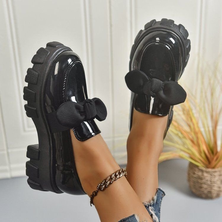 Versatile Height-Enhancing Bow Details, Butterfly-Style Heels, Patent Leather Style Shoes — image 1 of 4